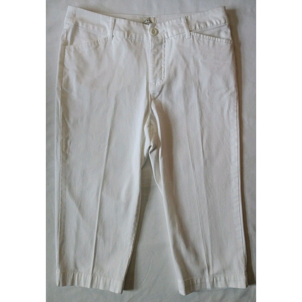 St Johns Bay Solid White Capri Womens 8 Cropped Label